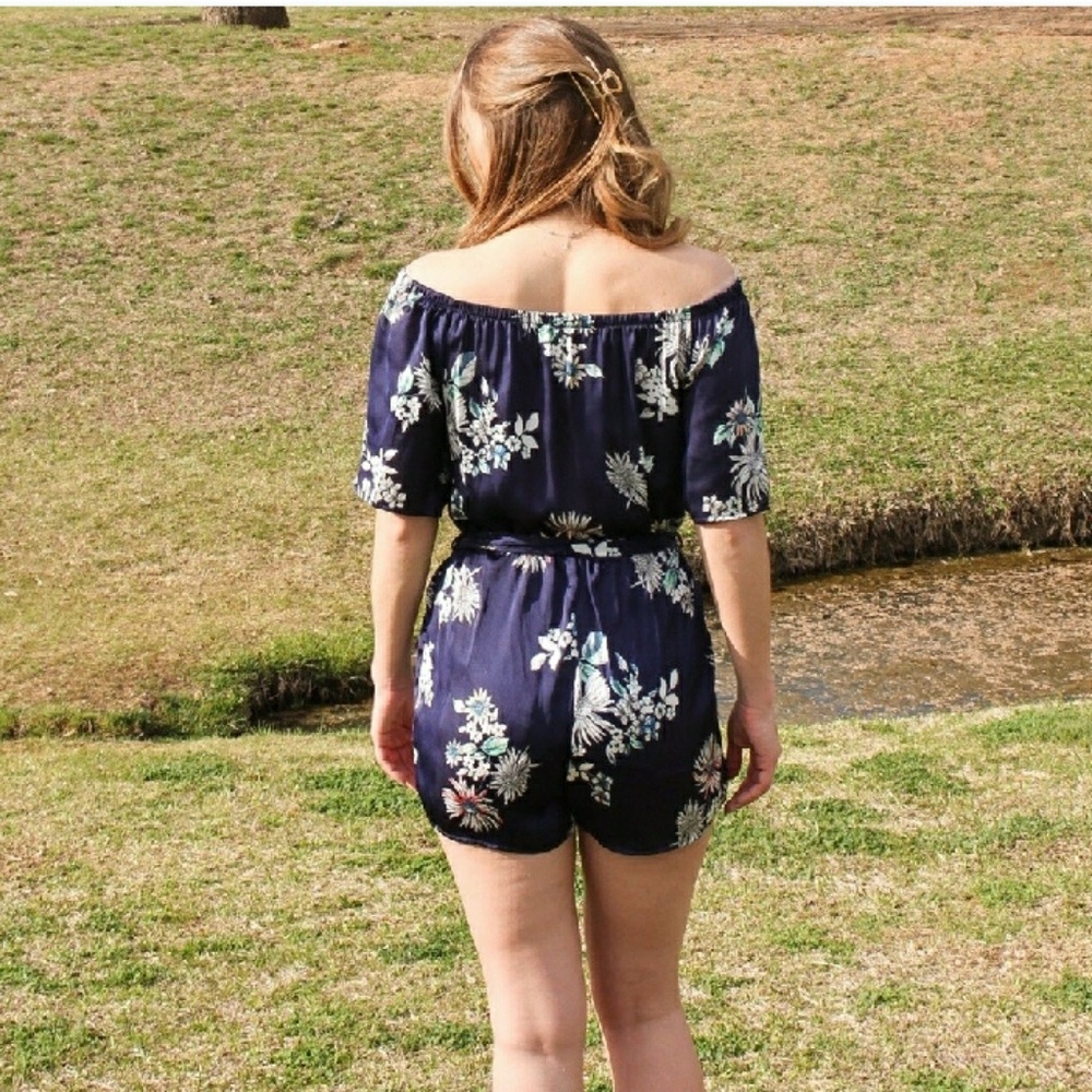Blue Floral Romper off the shoulder - Picture 3 of 6